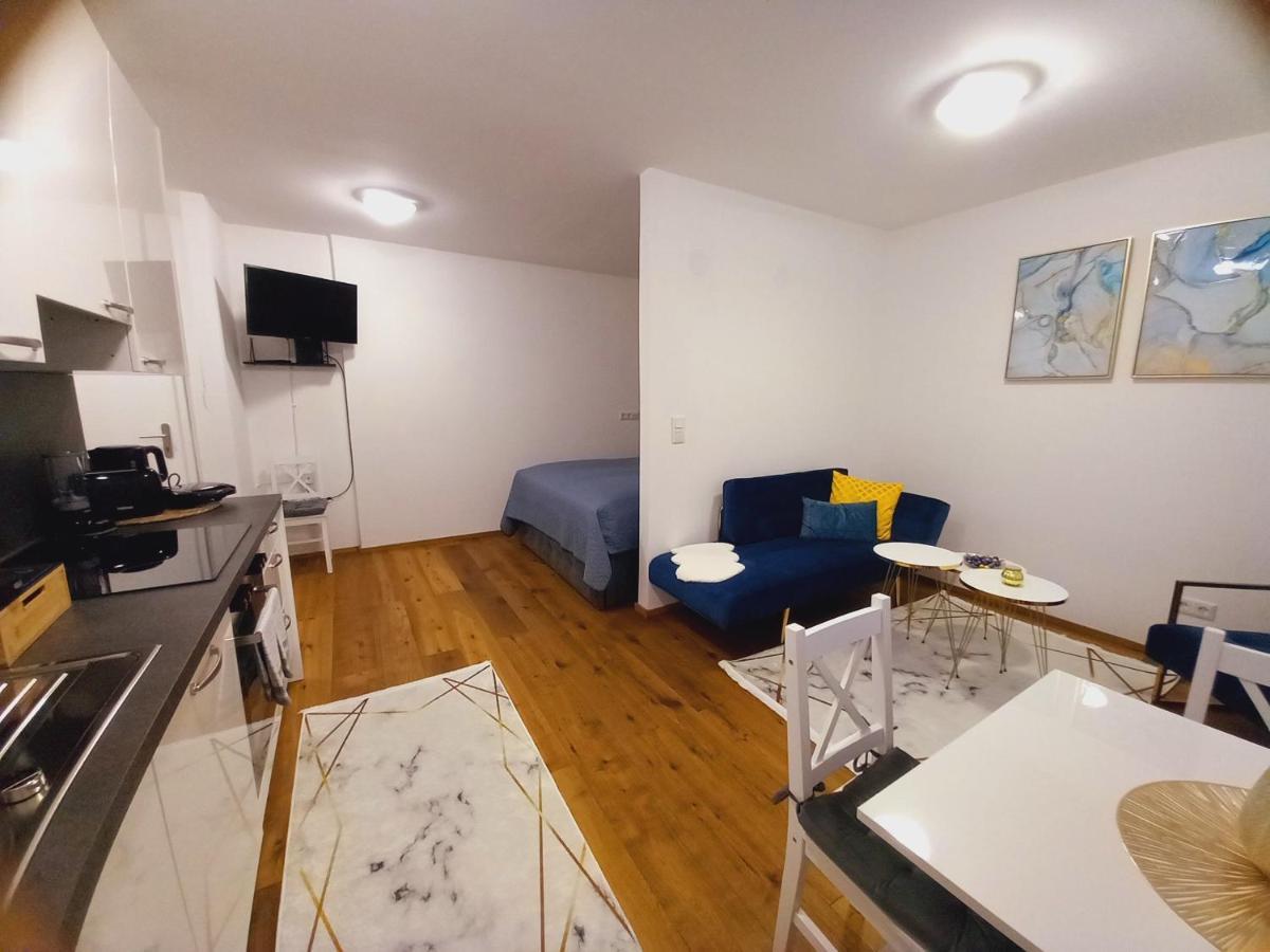 Lauro Apartment Виена Екстериор снимка