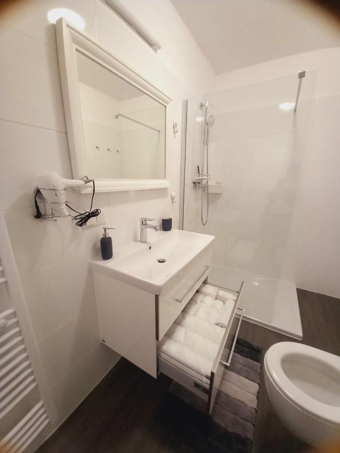Lauro Apartment Виена Екстериор снимка